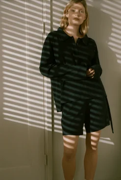the subtle button down